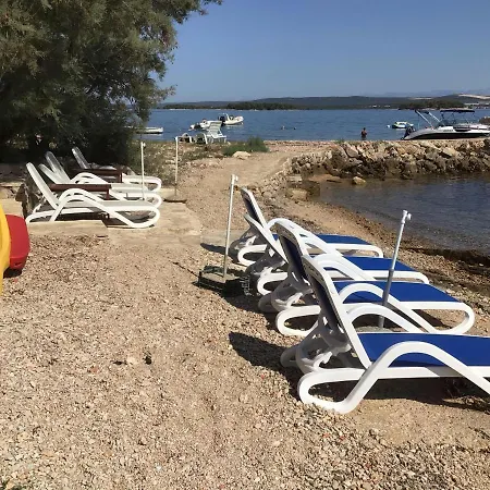 P&l - 25m From Beach